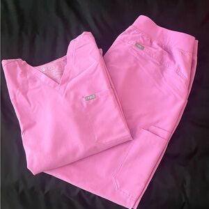 Figs Vivid Pink Scrub Set size XL